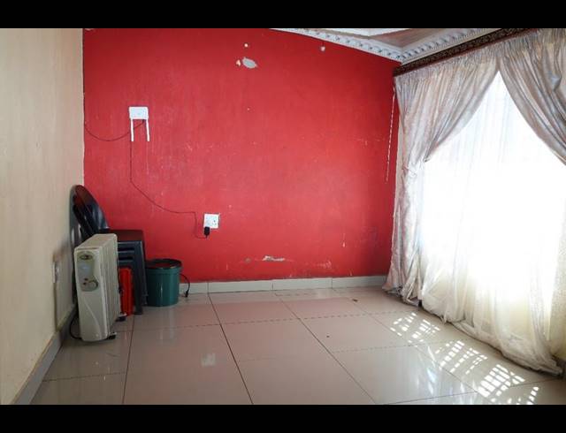 2 BEDROOM HOUSE FOR SALE IN TLADI